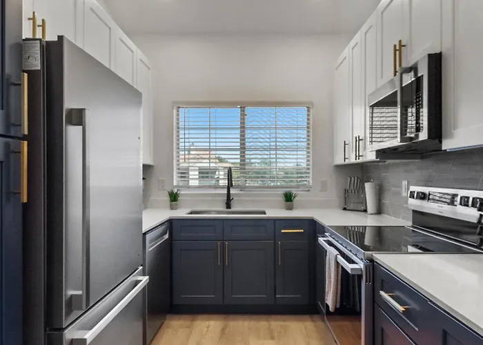 Near Stadiums Group For Sports Enthusiast Appartement