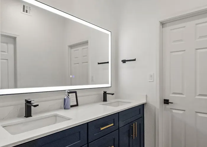 Near Stadiums Group For Sports Enthusiast Scottsdale